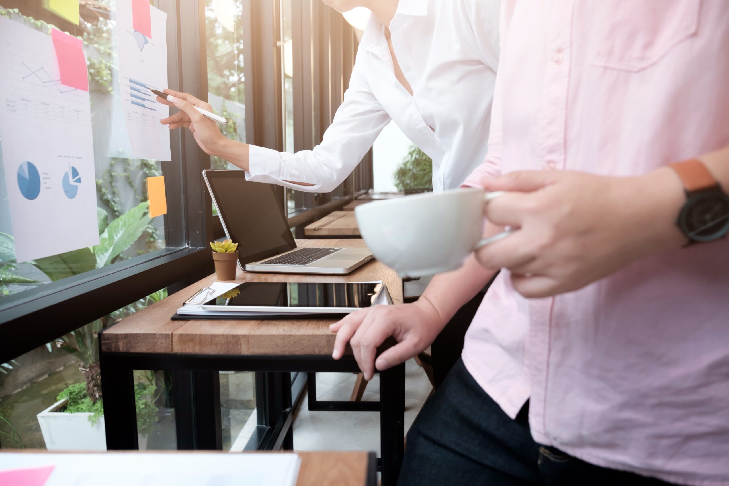 business-people-meeting-design-ideas-concept-business-planning (1)